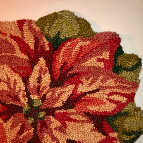 NWT Red Poinsettia 123 Creations C675-15rd 100% Wool Hand Hooked Chair Pad - Picture 9 of 11